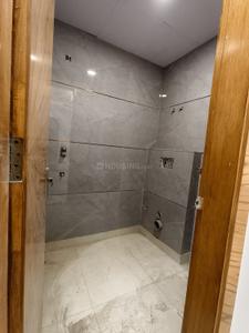 Bathroom Image of 1600 Sq.ft 3 BHK Apartment / Flat for sale in Sector 100 Noida for Rs. 6500000