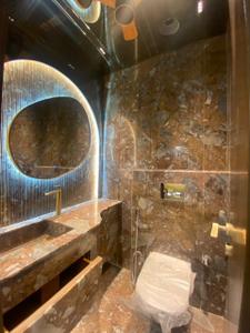Bathroom Image of 2300 Sq.ft 4 BHK Builder Floor for sale in Sector 21 Gurgaon for Rs. 40000000
