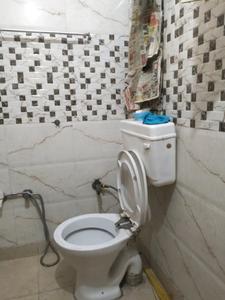 Common Bathroom Two Image of 1100 Sq.ft 3 BHK Apartment / Flat for sale in Vikaspuri New Delhi for Rs. 16500000