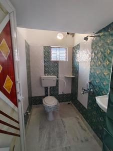 Bathroom Image of 850 Sq.ft 2 BHK Apartment / Flat for sale in Tollygunge Kolkata for Rs. 3000000