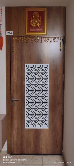 Ratnam Glorious Main Image 1