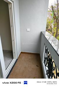 Balcony Image of 900 Sq.ft 1 BHK Apartment / Flat for rent in Dooravani Nagar Bengaluru for Rs. 25000