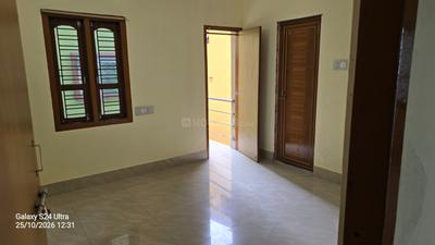 Bedroom Image of 1050 Sq.ft 2 BHK Builder Floor for rent in Unit 4 Bhubaneswar for Rs. 20000