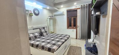 Bedroom Image of 1650 Sq.ft 3 BHK Builder Floor for sale in Shahdara New Delhi for Rs. 14000000