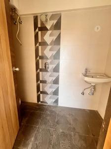 Bathroom Image of 646 Sq.ft 1 BHK Apartment / Flat for sale in Vile Parle East Mumbai for Rs. 18500000