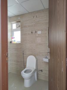 Common Bathroom Image of 990 Sq.ft 2 BHK Apartment / Flat for rent in ACE Divino, Noida Extension Greater Noida for Rs. 24200
