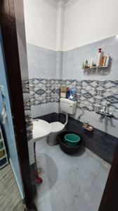Bathroom Image of 1000 Sq.ft 2 BHK Builder Floor for rent in Indira Nagar Lucknow for Rs. 13000