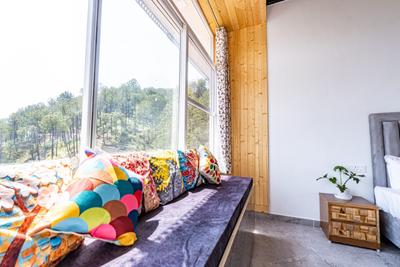 Balcony Image of 1800 Sq.ft 4 BHK Duplex for rent in Kumarhatti Solan for Rs. 75000