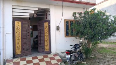 Building Image of 700 Sq.ft 2 BHK Independent House for sale in Madiyava Lucknow for Rs. 4000000