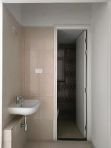 Common Bathroom Image of 1027 Sq.ft 3 BHK Apartment / Flat for sale in Godrej Hill Retreat, Mahalunge Pune for Rs. 11500000