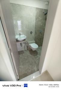 Image of 625 Sq.ft 2 BHK Apartment / Flat for rent in Pearl Regency, Andheri West, Mumbai for Rs. 50000