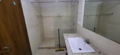 Bathroom Image of 2727 Sq.ft 4 BHK Apartment / Flat for sale in DLF New Town Heights, Sector 91 Gurgaon for Rs. 36000000
