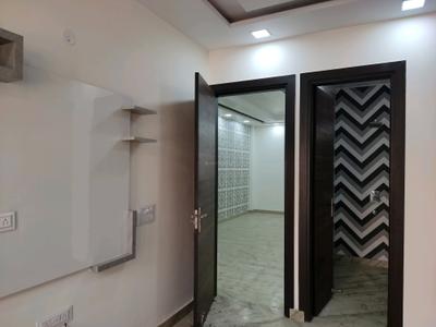 Bedroom Image of 850 Sq.ft 2 BHK Builder Floor for sale in Shalimar Bagh New Delhi for Rs. 10100000