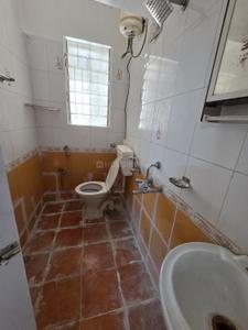 Hermes Complex Bathroom One 2