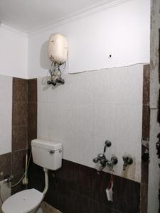 Common Bathroom Image of 1125 Sq.ft 3 BHK Apartment / Flat for sale in Mahavir Enclave New Delhi for Rs. 8000000