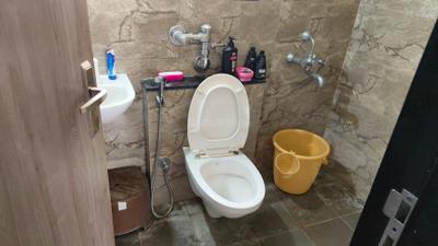 Bathroom Image of 320 Sq.ft 1 RK Apartment / Flat for rent in Nyati Elysia, Kharadi Pune for Rs. 24000