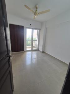 Bedroom Image of 1100 Sq.ft 2.5 BHK Apartment / Flat for rent in Sethi Max Royal, Sector 76 Noida for Rs. 29500