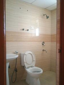 Common Bathroom Image of 890 Sq.ft 2 BHK Apartment / Flat for sale in Supertech Ecociti, Sector 137 Noida for Rs. 8600000
