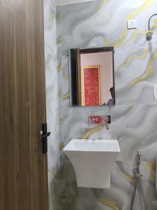 Common Bathroom Image of 1450 Sq.ft 4 BHK Apartment / Flat for sale in Chipiyana Buzurg Ghaziabad for Rs. 8102400