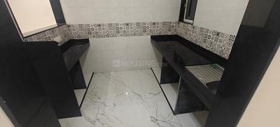 Bathroom Image of 800 Sq.ft 2 BHK Apartment / Flat for rent in The Baya Victoria, Byculla Mumbai for Rs. 70000
