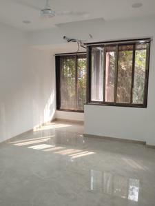 Bedroom Image of 900 Sq.ft 2 BHK Apartment / Flat for rent in Khar West Mumbai for Rs. 130000