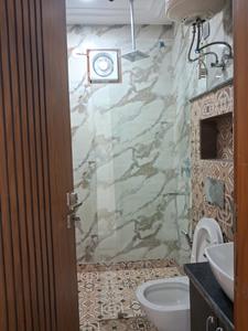Common Bathroom Image of 1980 Sq.ft 3 BHK Builder Floor for sale in Mansarover Garden New Delhi for Rs. 35000000
