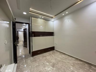 Bedroom Image of 900 Sq.ft 3 BHK Builder Floor for sale in  Shalimar Bagh BH West Block RWA, Shalimar Bagh New Delhi for Rs. 18000000