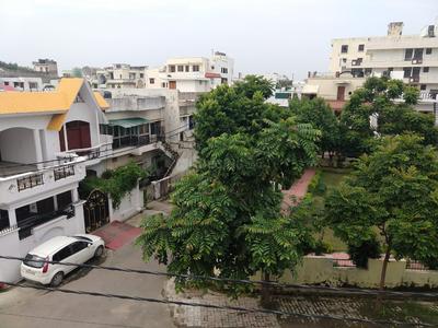 Balcony Image of KUSUM GIRLS PG in Aliganj, Lucknow