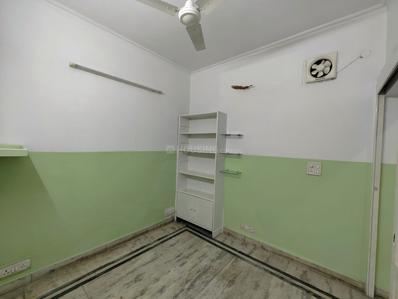 Bedroom Image of 400 Sq.ft 1 BHK Studio for rent in Arun Vihar, Sector 37 Noida for Rs. 22000