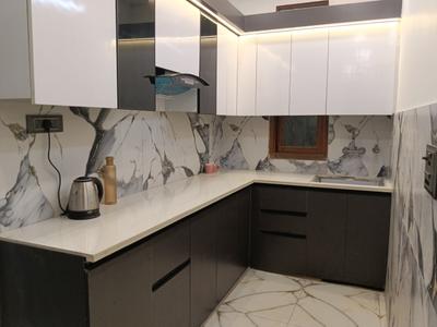Kitchen Image of 1100 Sq.ft 3 BHK Apartment / Flat for rent in Dwarka Mor New Delhi for Rs. 25000