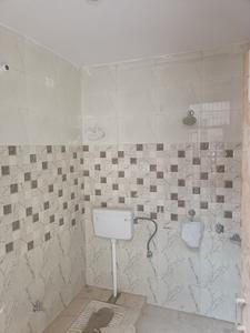 Bathroom Image of 800 Sq.ft 2 BHK Independent House for rent in Kamta Lucknow for Rs. 10500