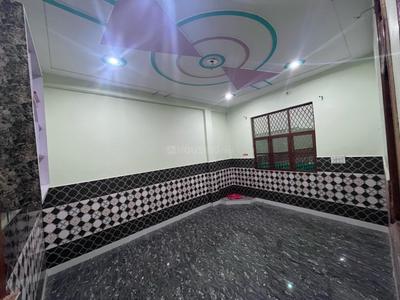 Bathroom Image of 700 Sq.ft 4 BHK Independent House for rent in Nai Basti Dundahera Ghaziabad for Rs. 17000