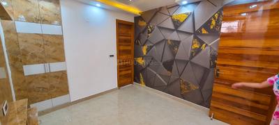 Bedroom Image of 800 Sq.ft 3 BHK Builder Floor for rent in Jai Maa Sunview Apartment, Dwarka Mor New Delhi for Rs. 20000