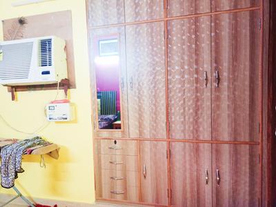 Bedroom Image of 150 Sq.ft 3 BHK Independent House for sale in Nizamuddin East New Delhi for Rs. 10000000