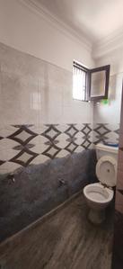 Bathroom Image of 1300 Sq.ft 3 BHK Independent House for rent in Rohini Extension New Delhi for Rs. 15000