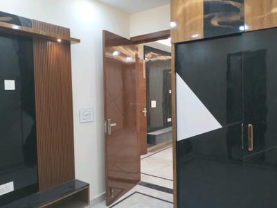 Bedroom Image of 1200 Sq.ft 3 BHK Builder Floor for sale in Shalimar Bagh New Delhi for Rs. 32500000