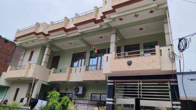 Building Image of 1400 Sq.ft 3 BHK Duplex for rent in Gandhigram Kanpur for Rs. 15000