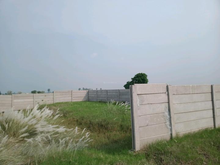 Royal city near yamuna express way Main Image 1