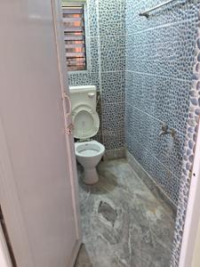 Bathroom Image of 930 Sq.ft 2 BHK Apartment / Flat for sale in Dum Dum Cantonment Kolkata for Rs. 3500000