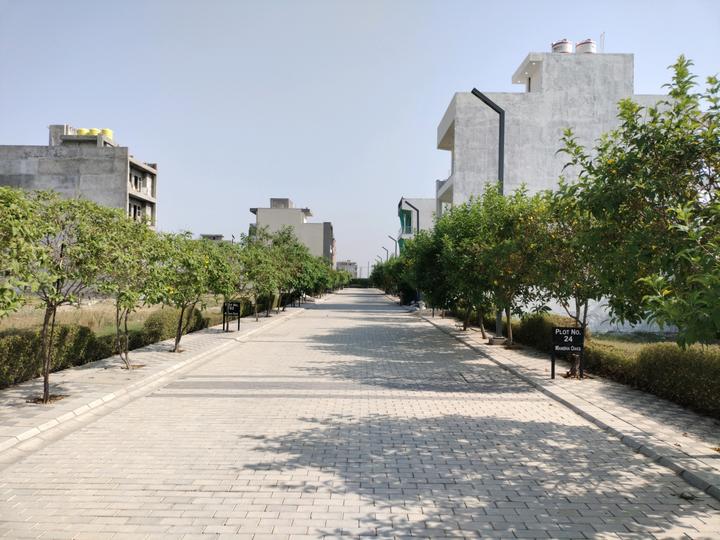 Mansha Oaks Main Image 1
