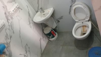 Bathroom Image of 600 Sq.ft 1 RK Builder Floor for rent in Nabha Zirakpur for Rs. 14000