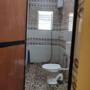 Bathroom Image of 750 Sq.ft 1 BHK Apartment / Flat for rent in Assagao Goa for Rs. 27000