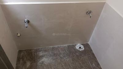 Bathroom Image of 675 Sq.ft 1 BHK Apartment / Flat for rent in Kondapur Hyderabad for Rs. 26000