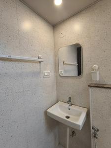 Bathroom Image of 680 Sq.ft 1 BHK Apartment / Flat for rent in Indira Nagar Bengaluru for Rs. 40000
