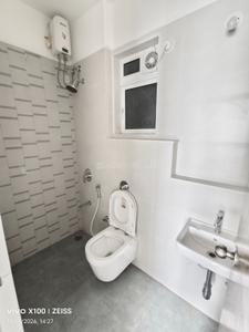Bathroom Image of 650 Sq.ft 1 BHK Apartment / Flat for rent in Ashar Arize, Kalwa Thane for Rs. 30000