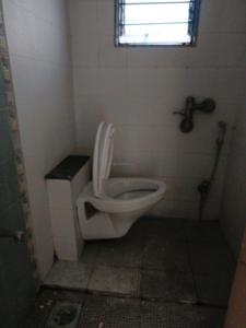 Common Bathroom Image of 929 Sq.ft 2 BHK Apartment / Flat for sale in Magarpatta Iris, Magarpatta City Pune for Rs. 14000000