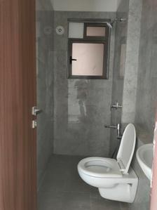 Common Bathroom Image of 800 Sq.ft 2 BHK Apartment / Flat for rent in Sheth Auris Bliss, Malad West Mumbai for Rs. 67000