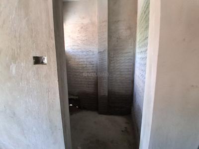 Bathroom Image of 880 Sq.ft 2 BHK Apartment / Flat for sale in Kallukuzhi Tiruchirappalli for Rs. 7150000