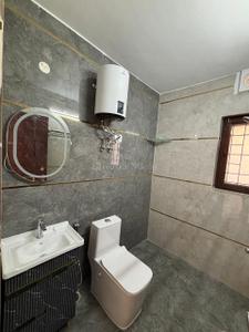 Bathroom Image of 1950 Sq.ft 3 BHK Apartment / Flat for sale in Sector 9 Gurgaon for Rs. 16500000