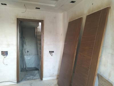 Bedroom Image of 950 Sq.ft 3 BHK Apartment / Flat for sale in Adlakha Sheetal Apartments, Sector 14 Rohini New Delhi for Rs. 14000000
